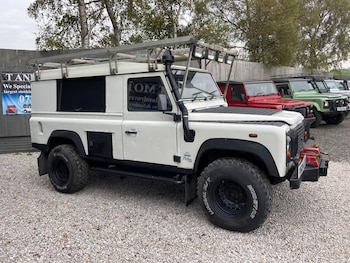 1999 (V) - 2.5 TD5 County Hard Top SUV Diesel Manual MWB (299 g/km, 120 bhp)
