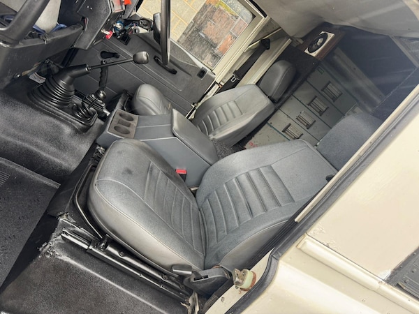 Used Land Rover Defender 110 1999 for sale - 76327402: Photo 21