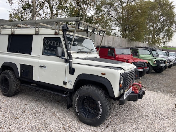 Used Land Rover Defender 110 1999 for sale - 76327402: Photo 23