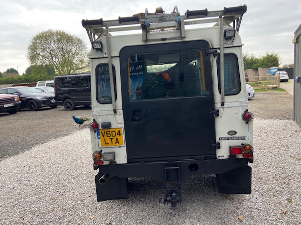 Used Land Rover Defender 110 1999 for sale - 76327402: Photo 31
