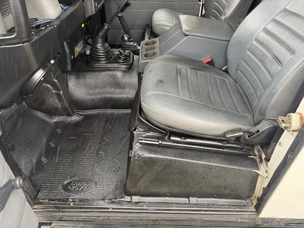 Used Land Rover Defender 110 1999 for sale - 76327402: Photo 63