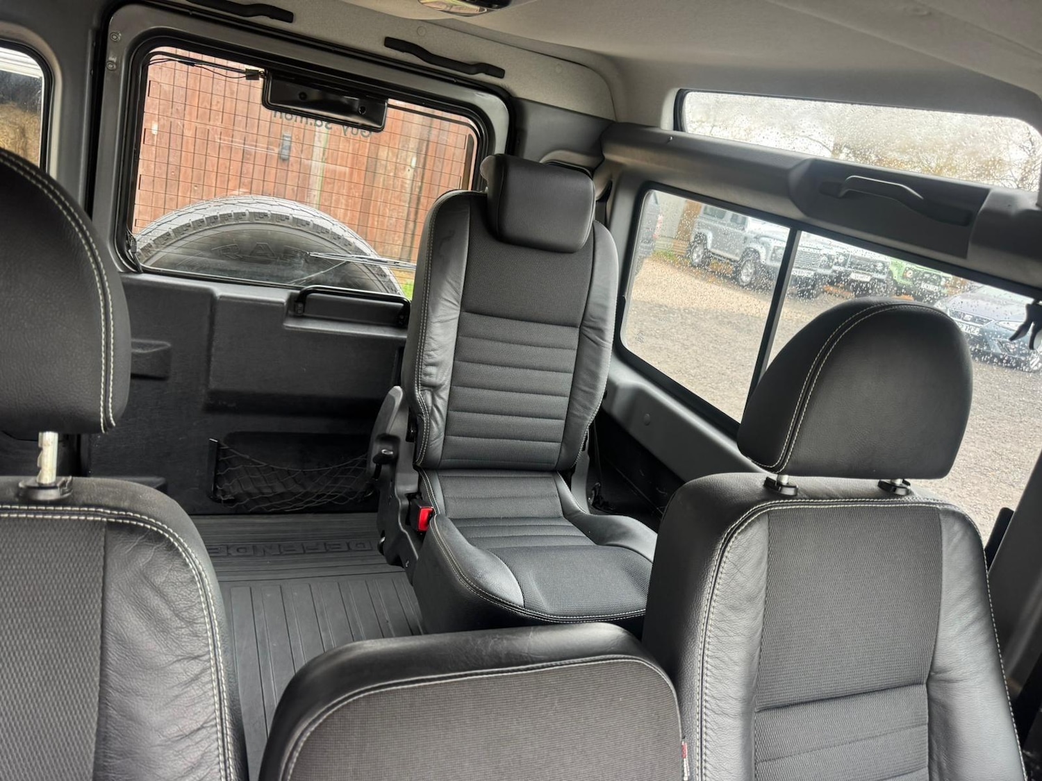 Used Land Rover Defender 2009 for sale - 76550895: Photo 18