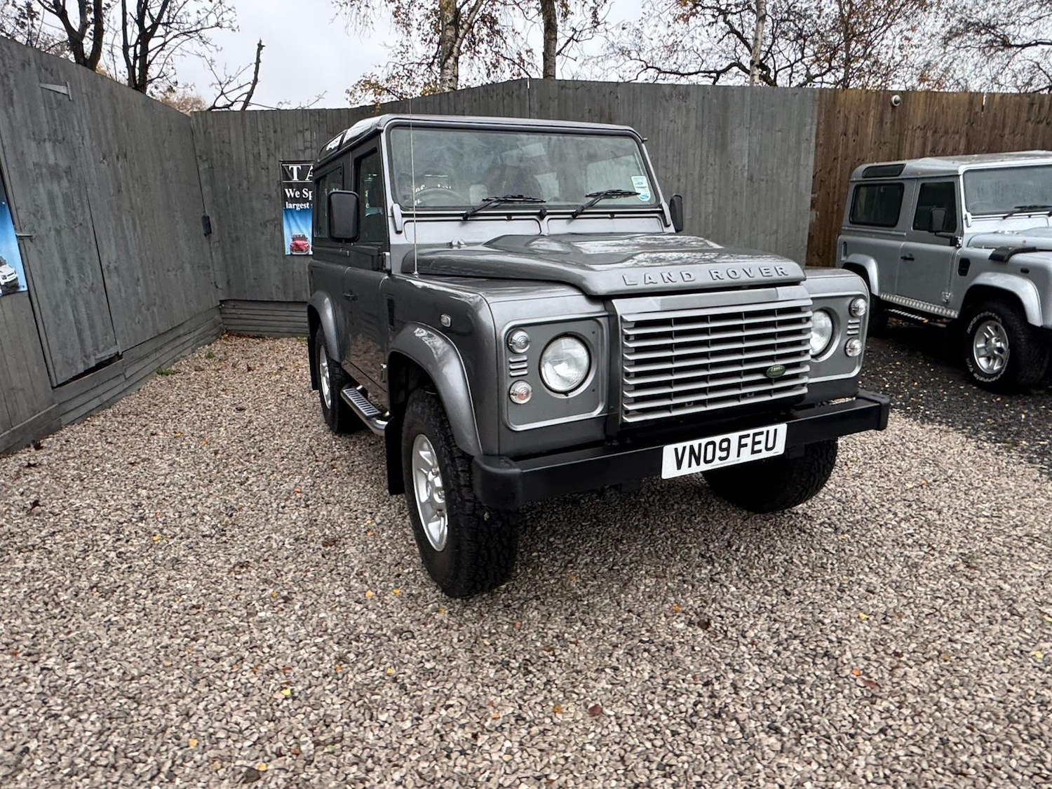 Used Land Rover Defender 2009 for sale - 76550895: Photo 5