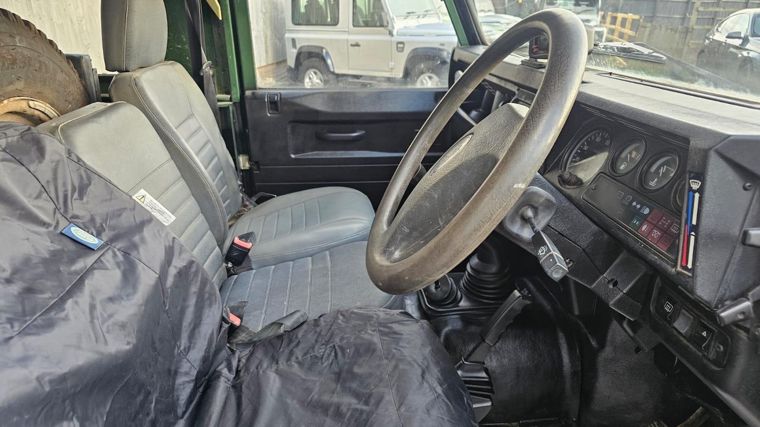 Used Land Rover Defender 90 1997 for sale - 76432103: Photo 20