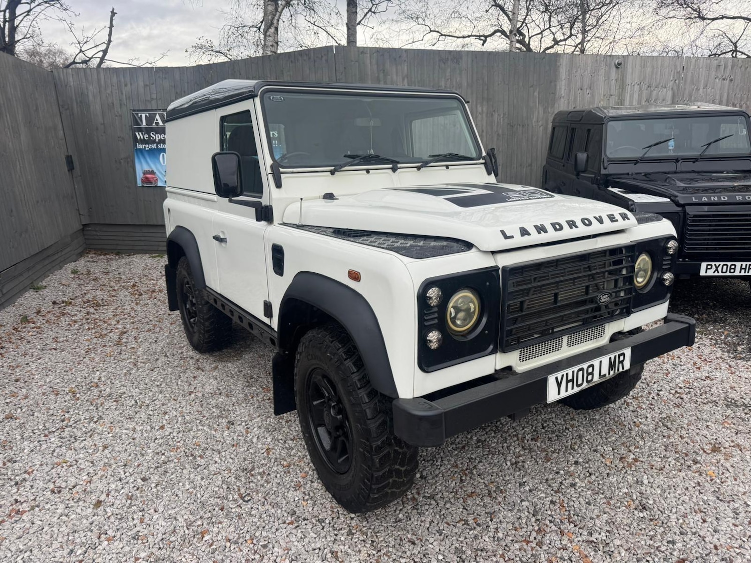Used Land Rover Defender 90 2015 for sale - 76729022: Photo 1