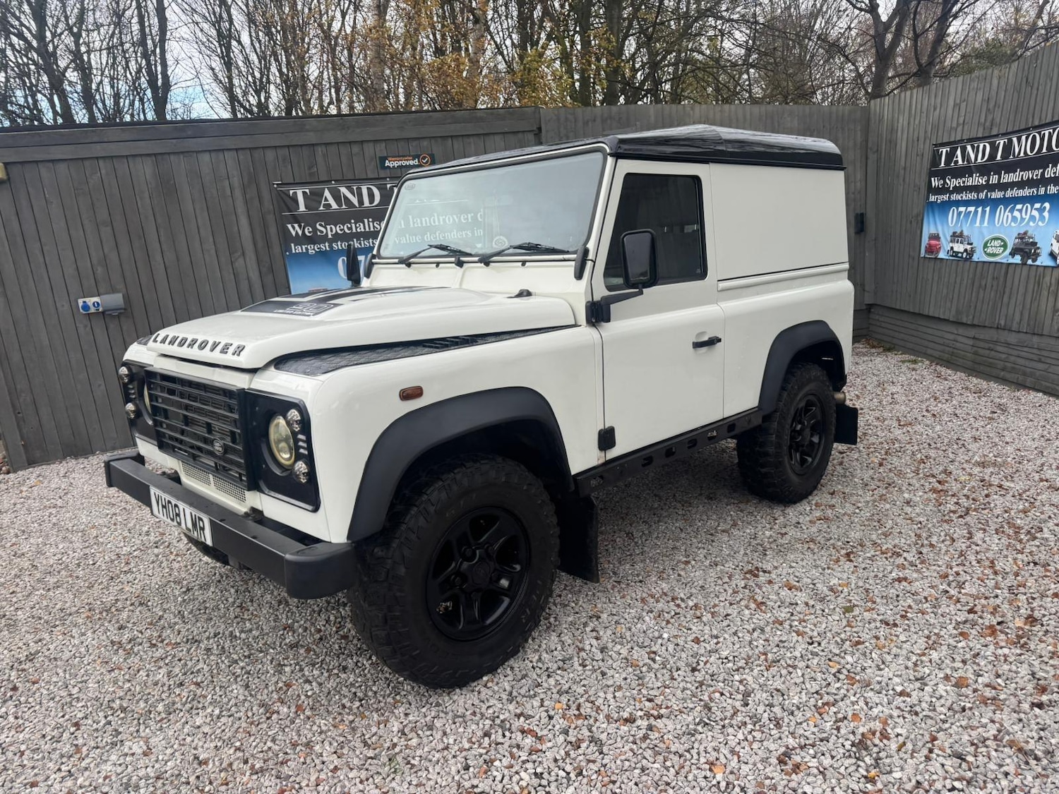 Used Land Rover Defender 90 2015 for sale - 76729022: Photo 13