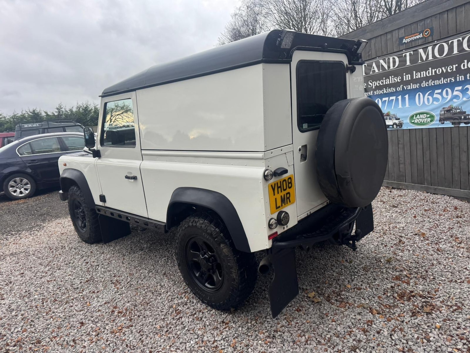 Used Land Rover Defender 90 2015 for sale - 76729022: Photo 16