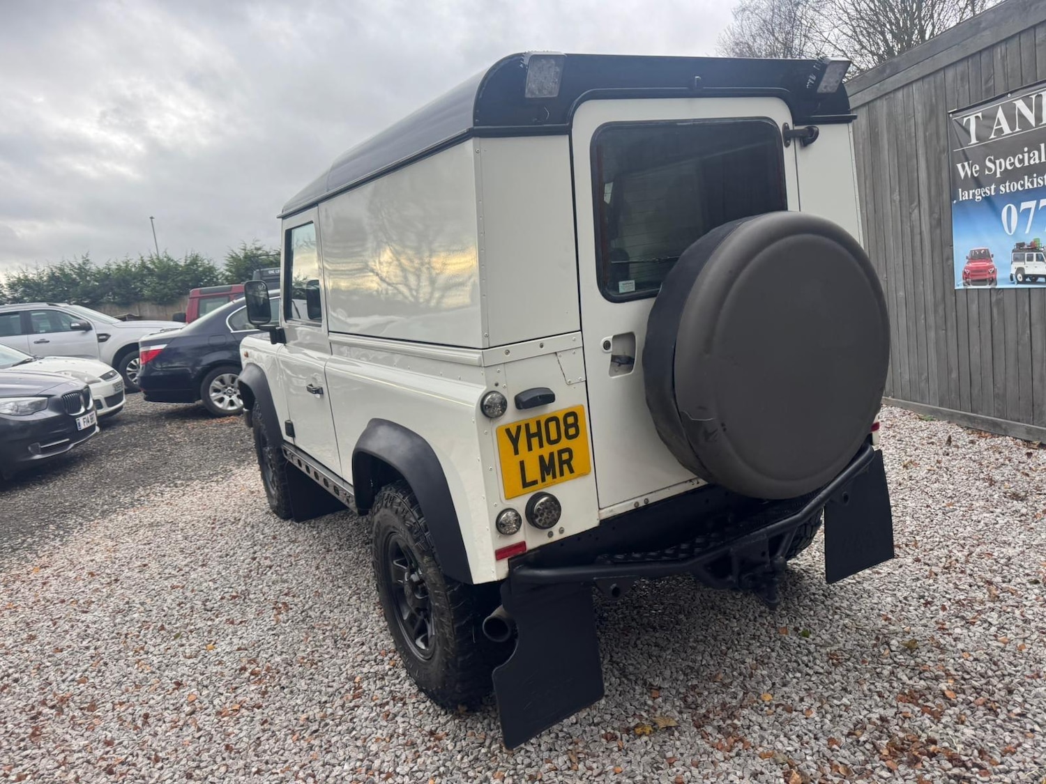 Used Land Rover Defender 90 2015 for sale - 76729022: Photo 23