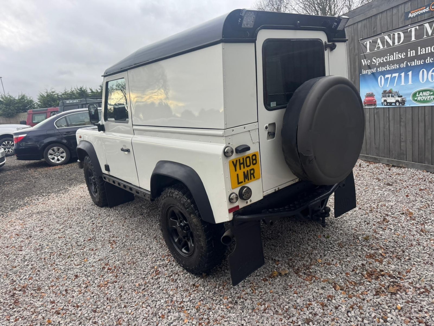 Used Land Rover Defender 90 2015 for sale - 76729022: Photo 24