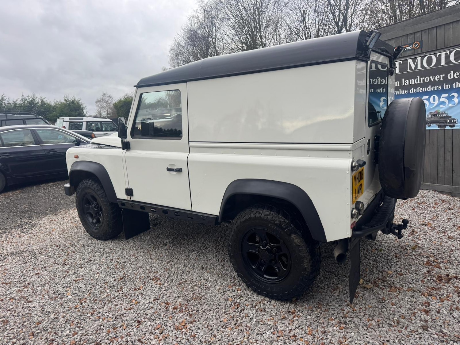 Used Land Rover Defender 90 2015 for sale - 76729022: Photo 26