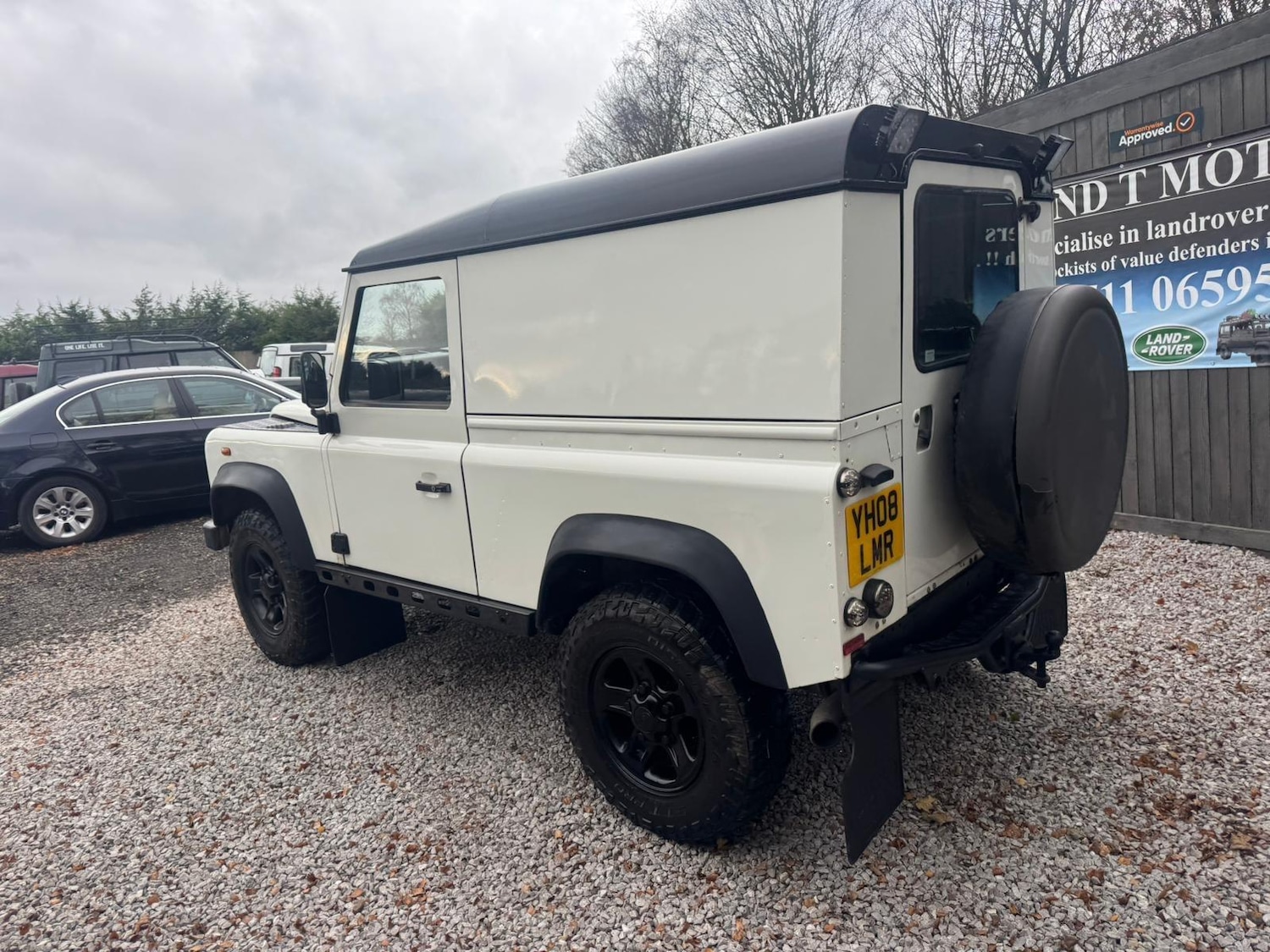 Used Land Rover Defender 90 2015 for sale - 76729022: Photo 28