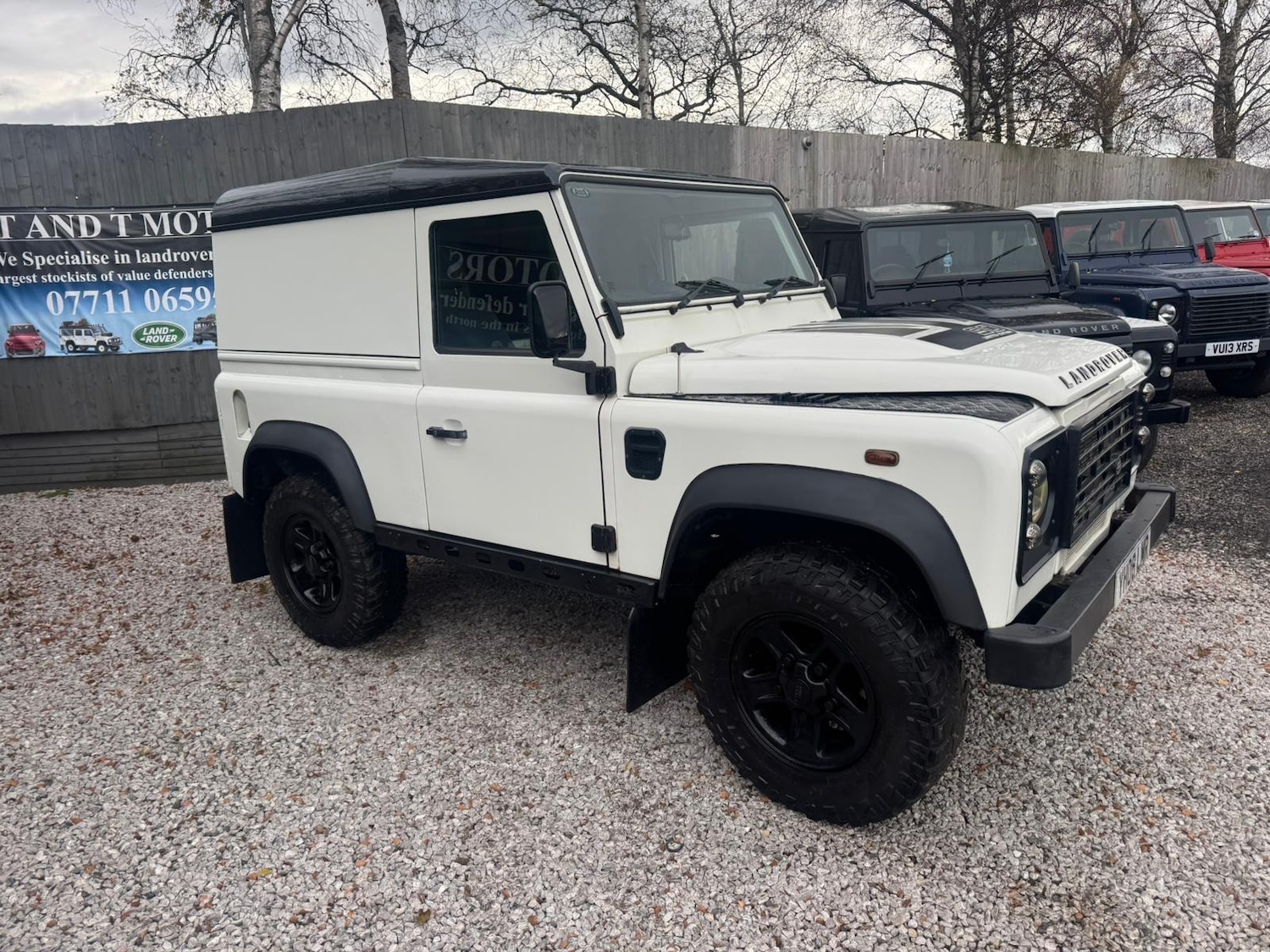 Used Land Rover Defender 90 2015 for sale - 76729022: Photo 3