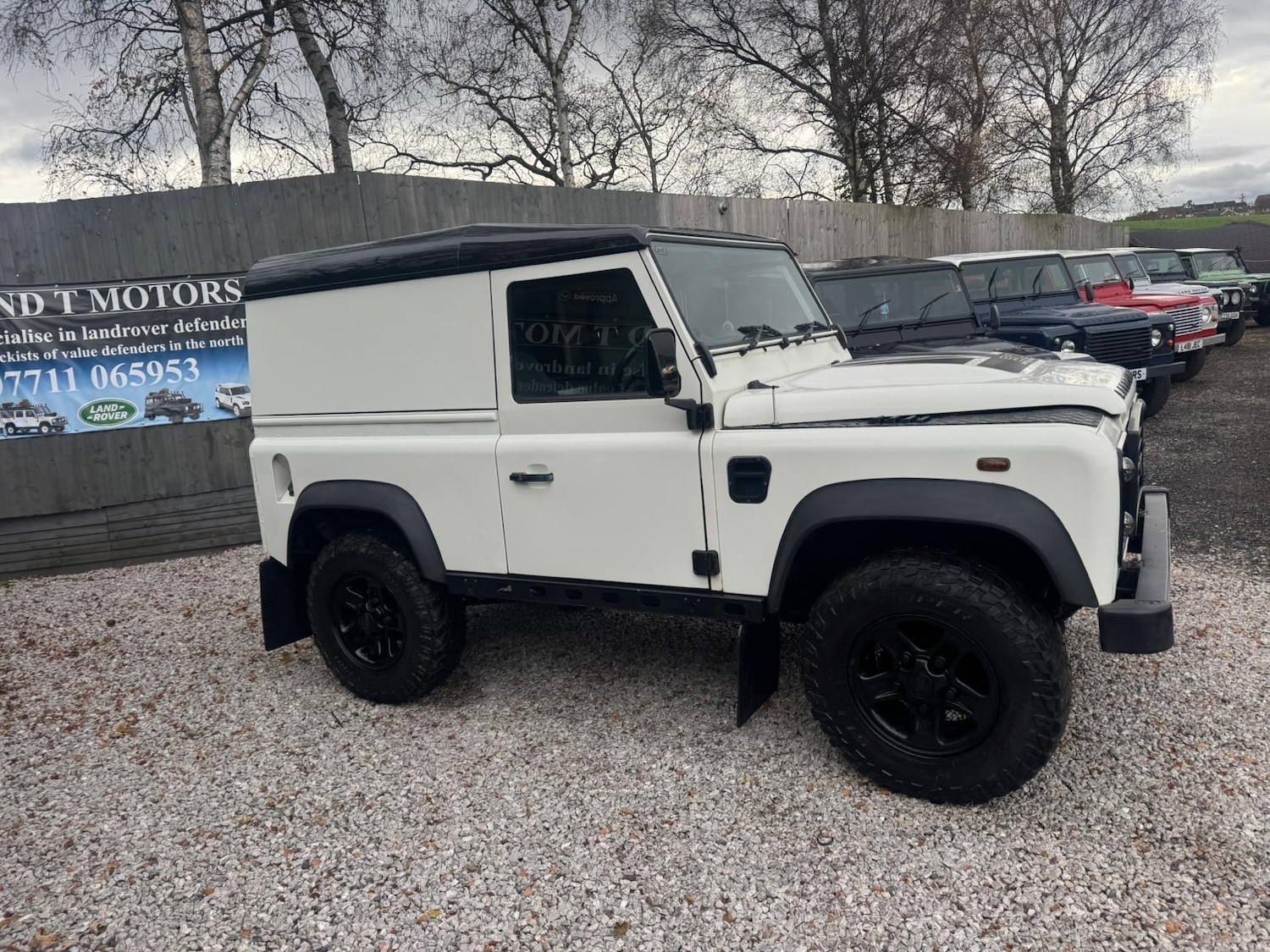 Used Land Rover Defender 90 2015 for sale - 76729022: Photo 31
