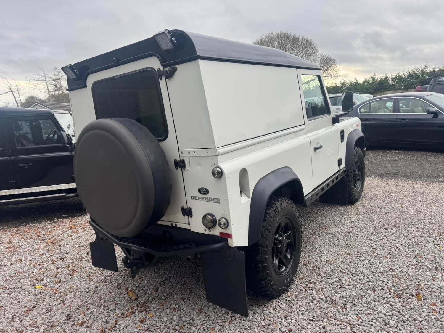 Used Land Rover Defender 90 2015 for sale - 76729022: Photo 32