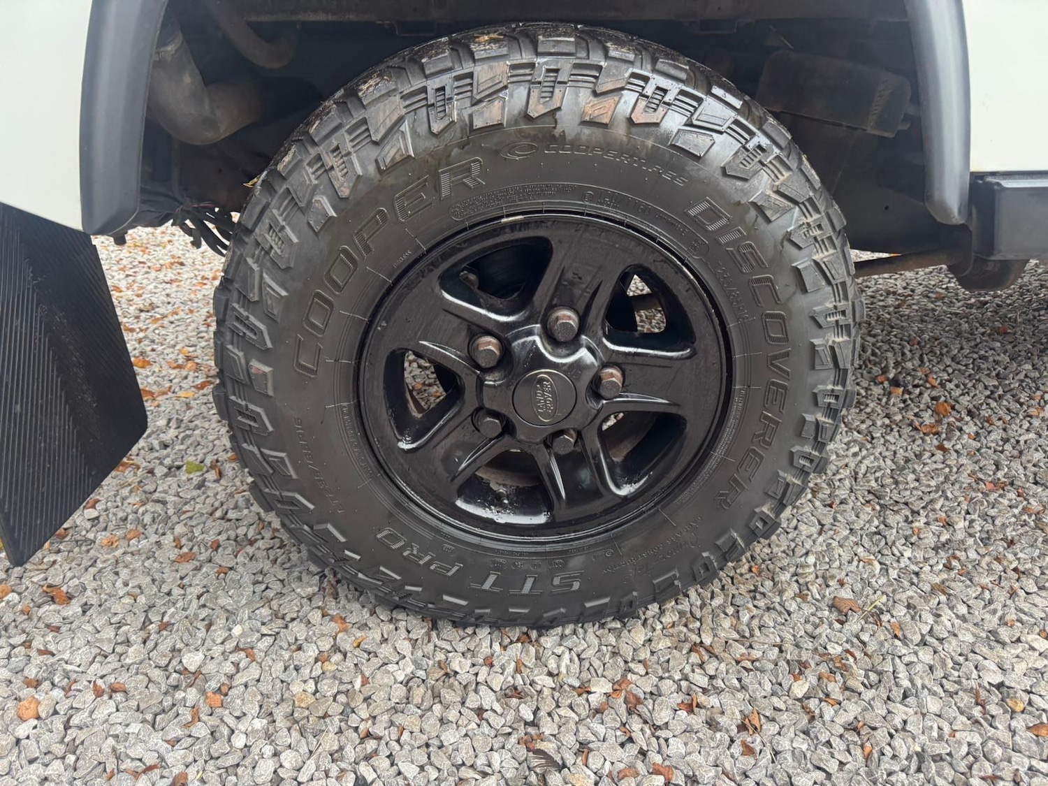 Used Land Rover Defender 90 2015 for sale - 76729022: Photo 44