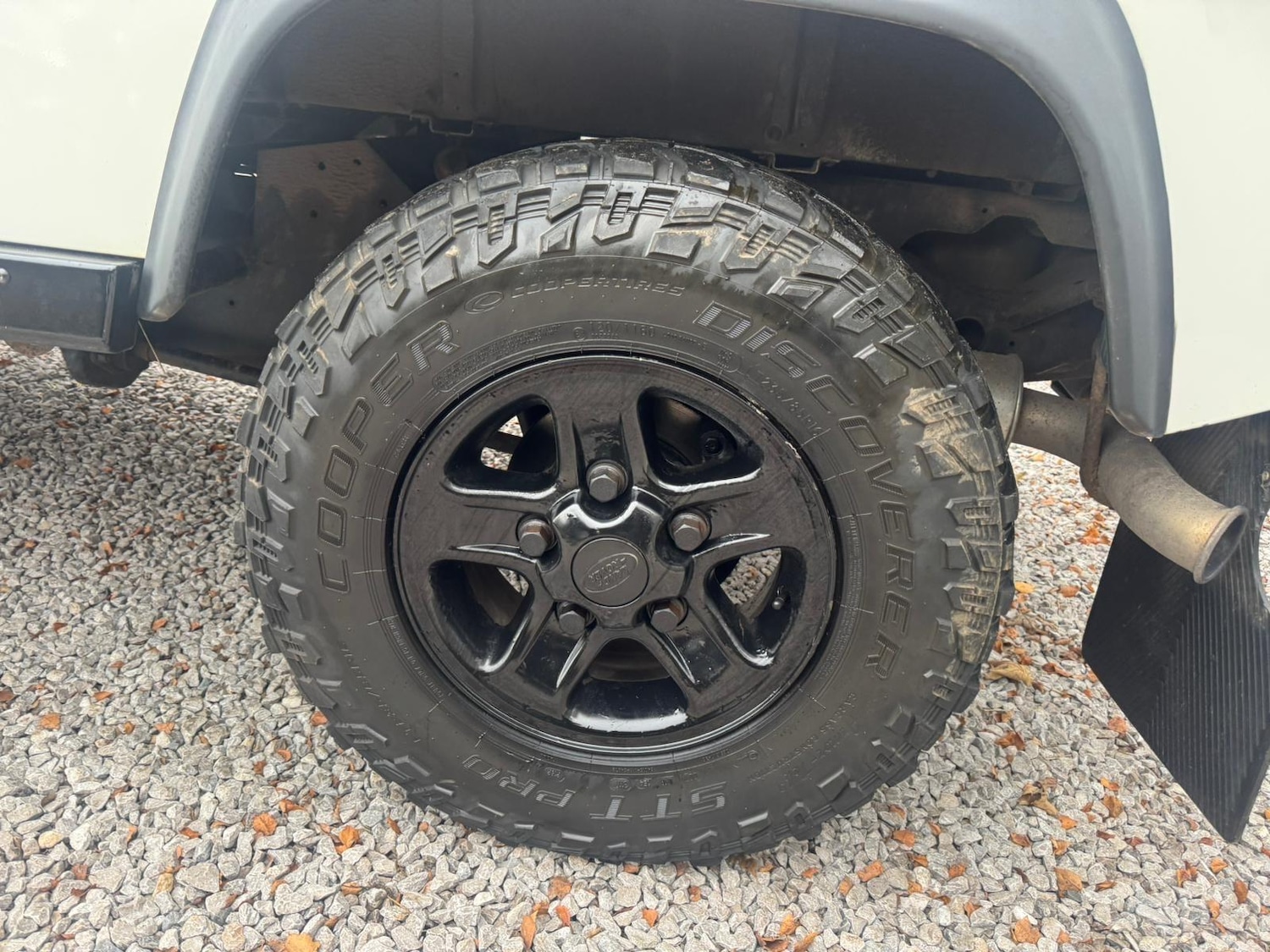 Used Land Rover Defender 90 2015 for sale - 76729022: Photo 46