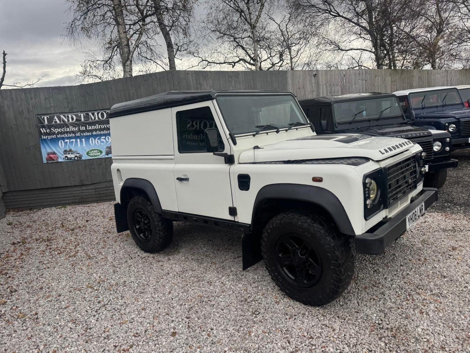 Used Land Rover Defender 90 2015 for sale - 76729022: Photo 48