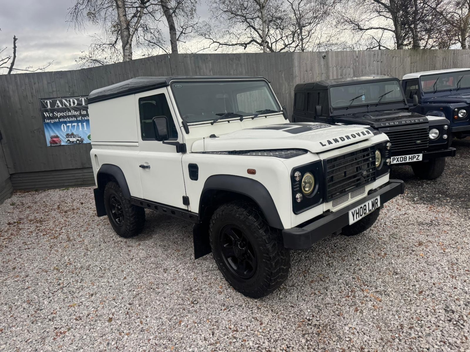 Used Land Rover Defender 90 2015 for sale - 76729022: Photo 55