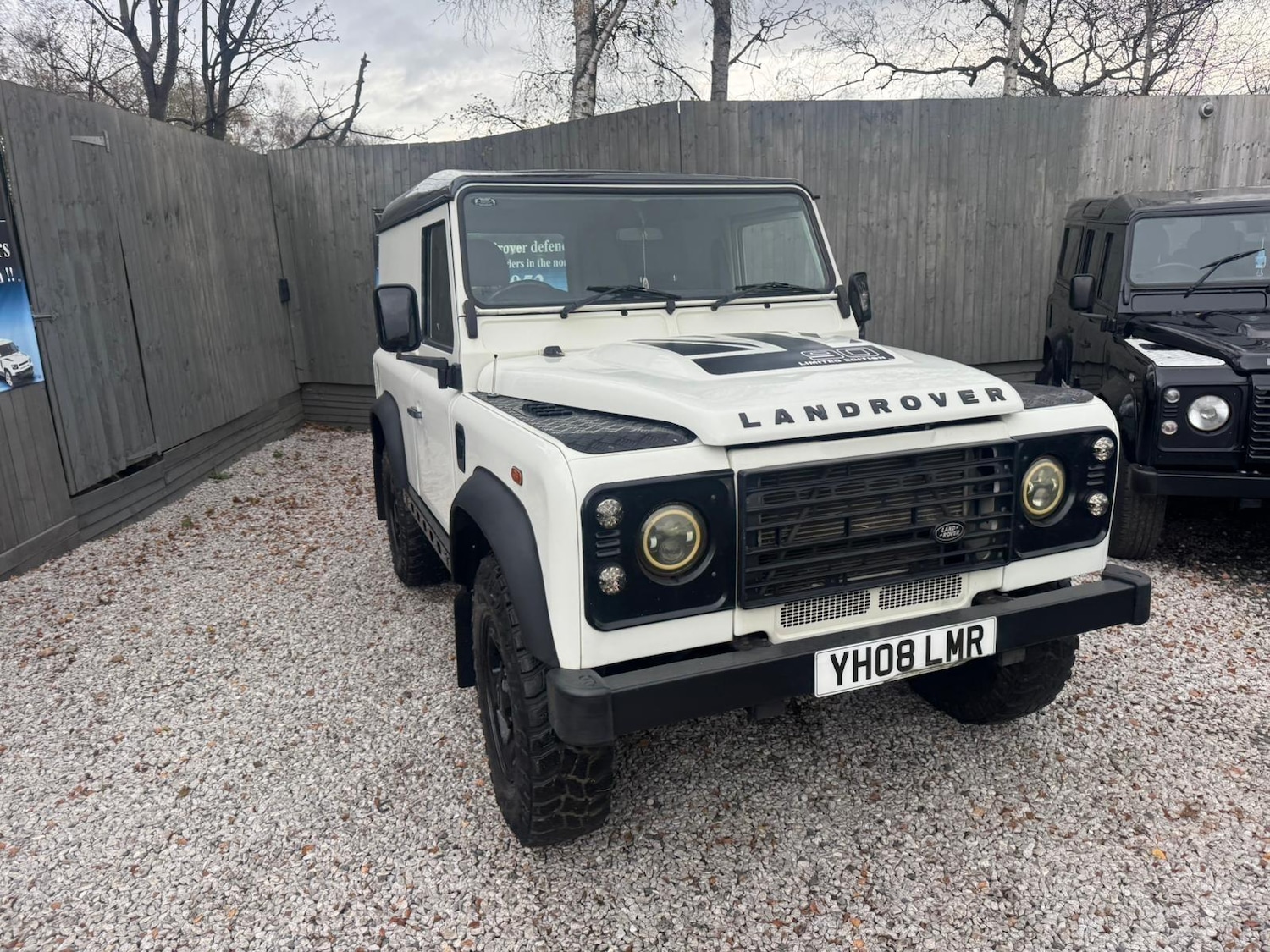 Used Land Rover Defender 90 2015 for sale - 76729022: Photo 6
