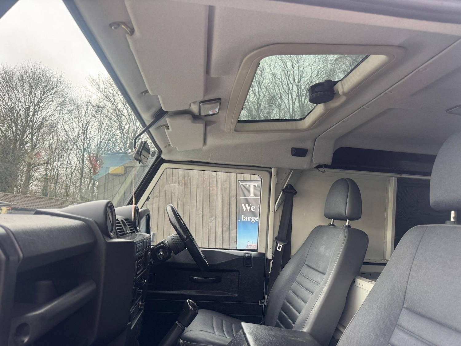 Used Land Rover Defender 90 2015 for sale - 76729022: Photo 64