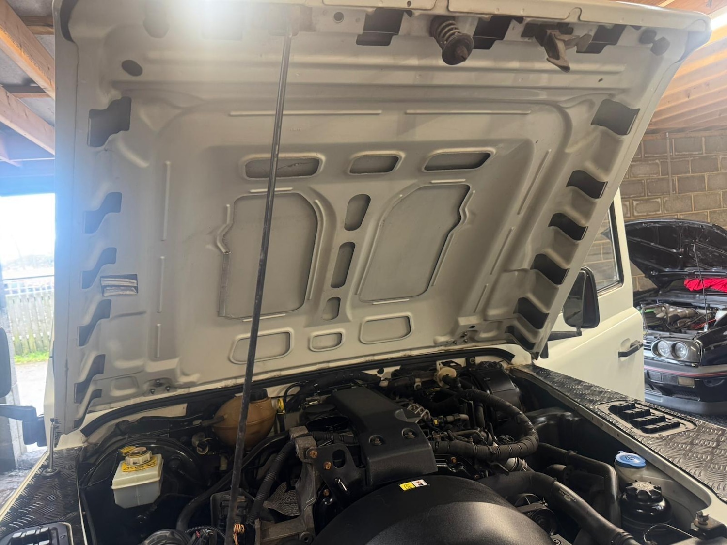 Used Land Rover Defender 90 2015 for sale - 76729022: Photo 66