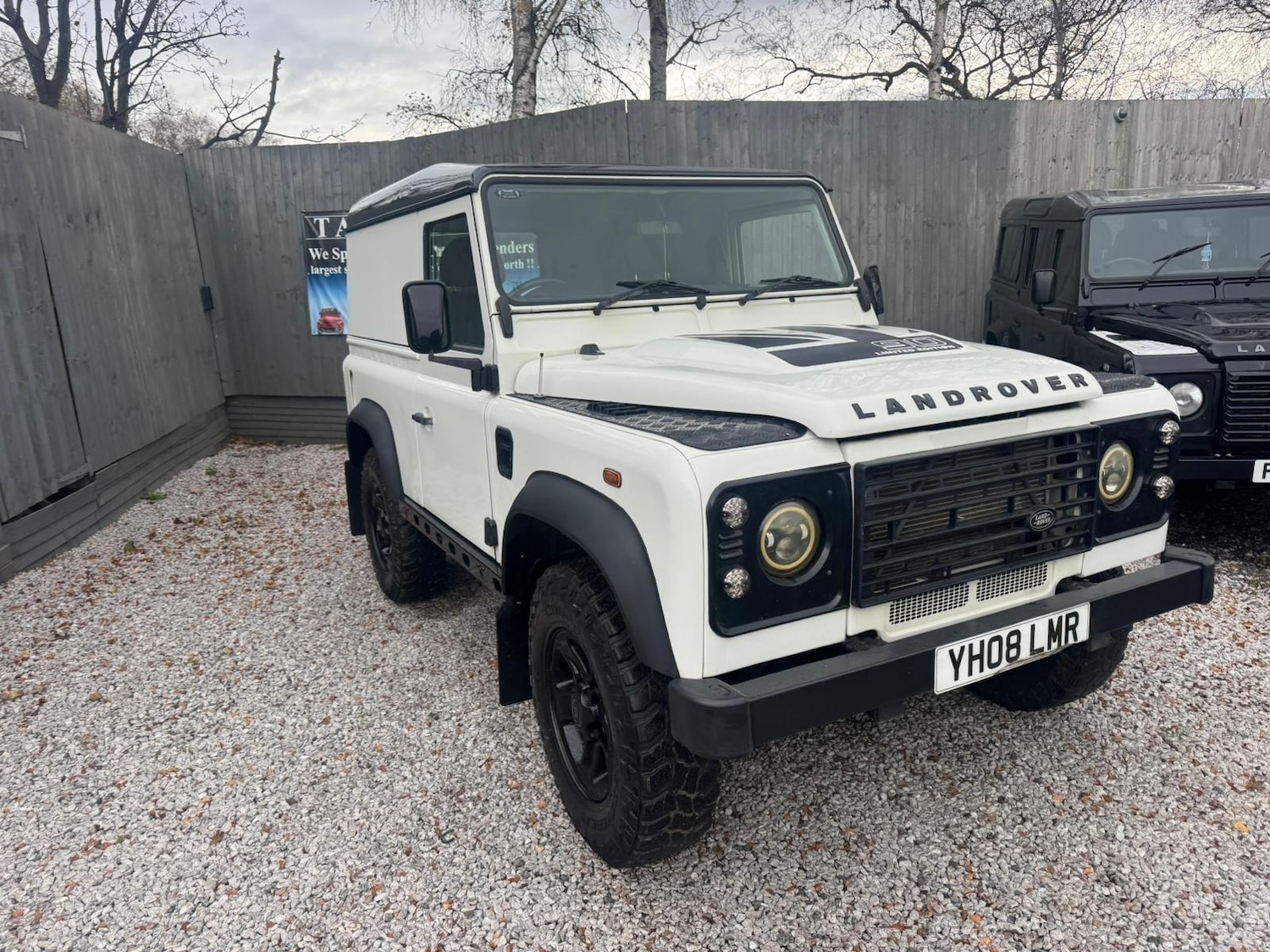 Used Land Rover Defender 90 2015 for sale - 76729022: Photo 7