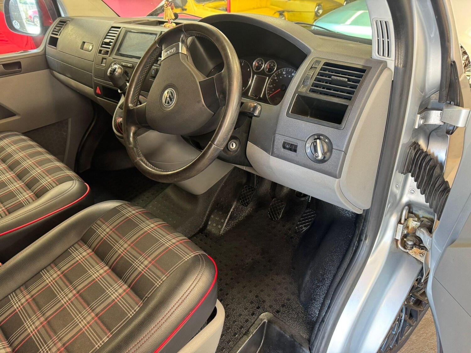 Used Volkswagen Transporter for sale - 78116242: Photo 64
