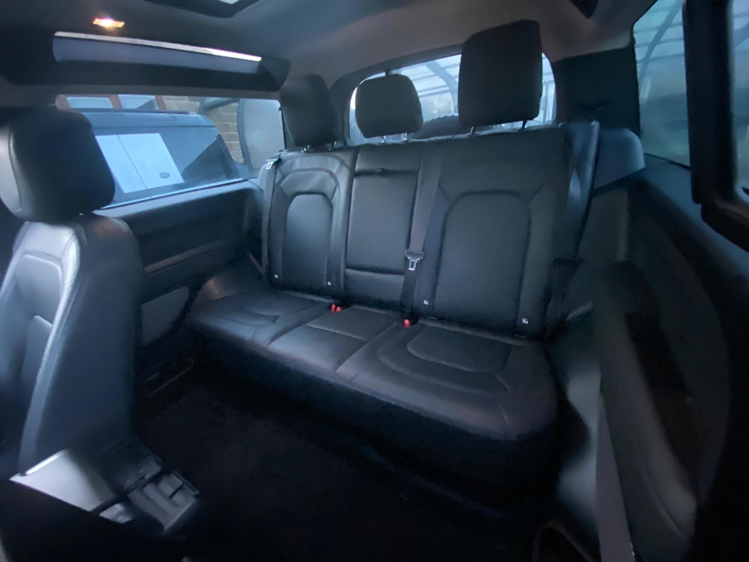 Used Land Rover Defender 2022 for sale - 77163123: Photo 6