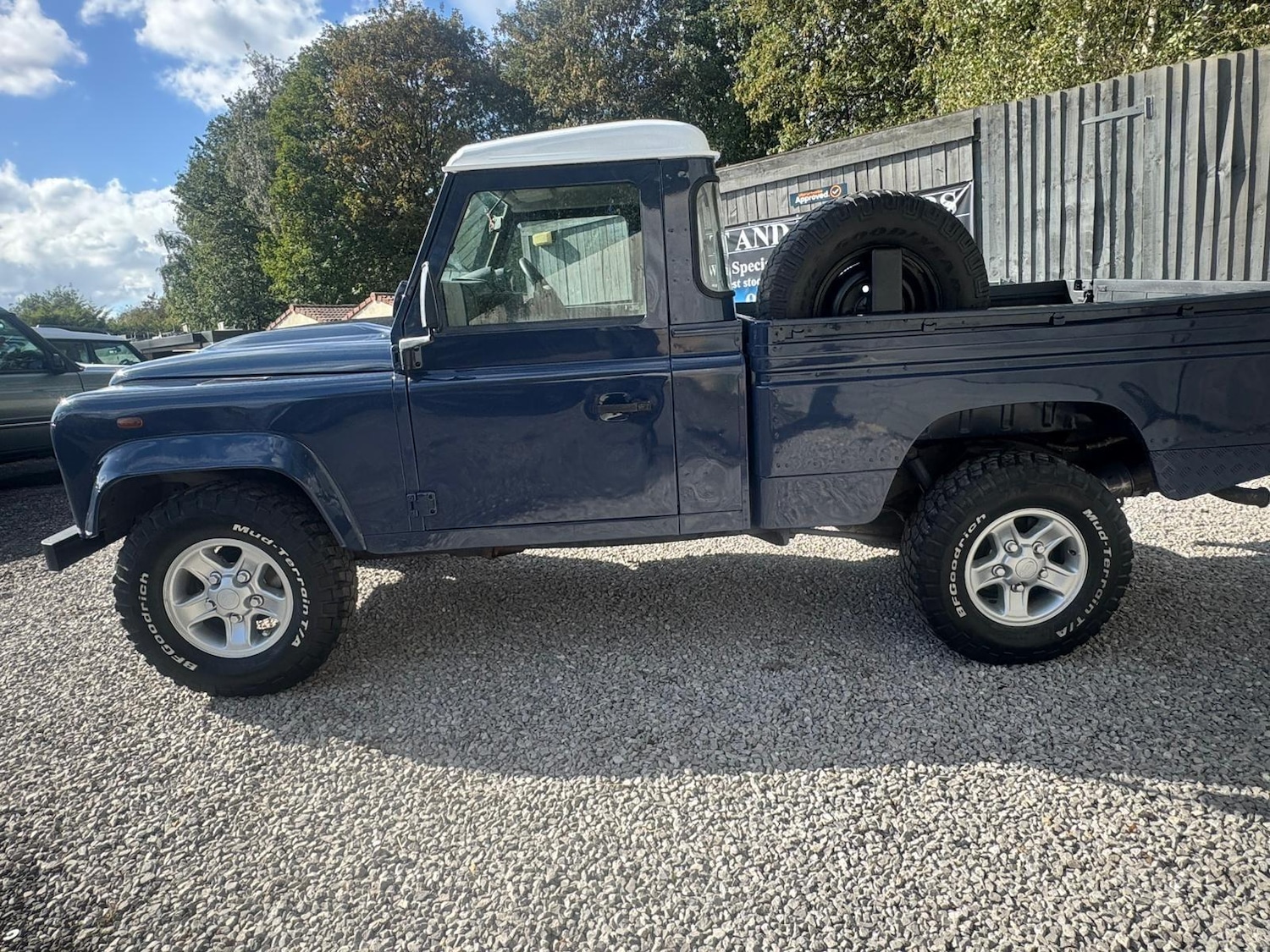 Used Land Rover Defender 110 2013 for sale - 75977610: Photo 25