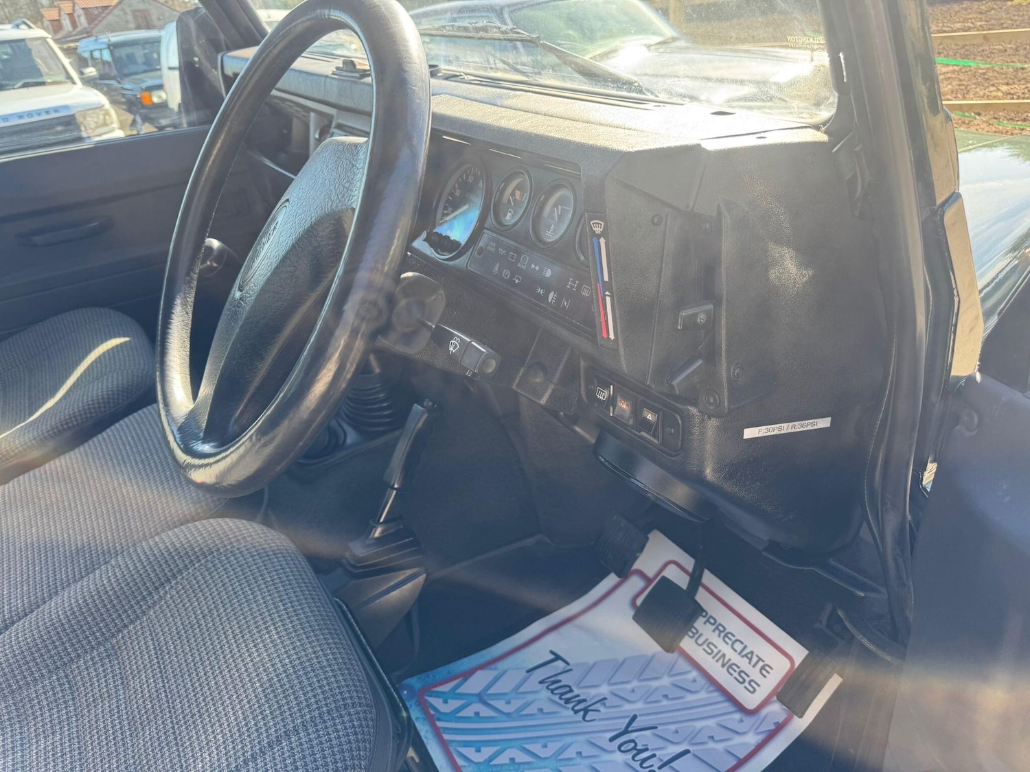 Used Land Rover Defender 110 1995 for sale - 77909600: Photo 16