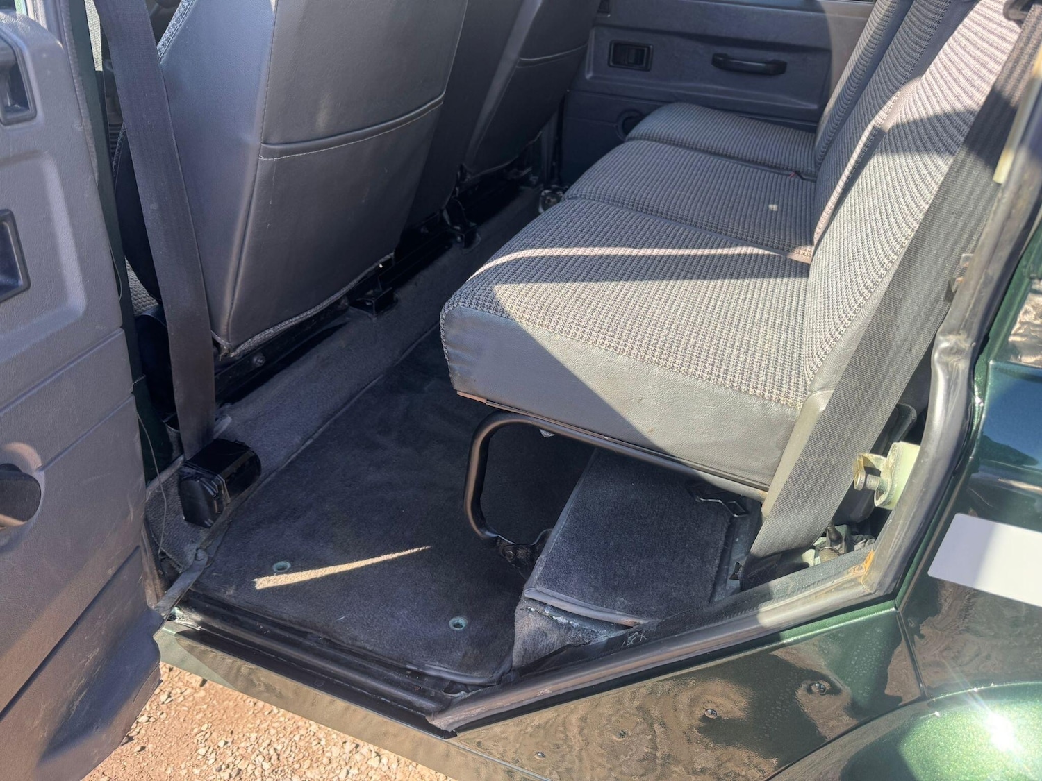 Used Land Rover Defender 110 1995 for sale - 77909600: Photo 21