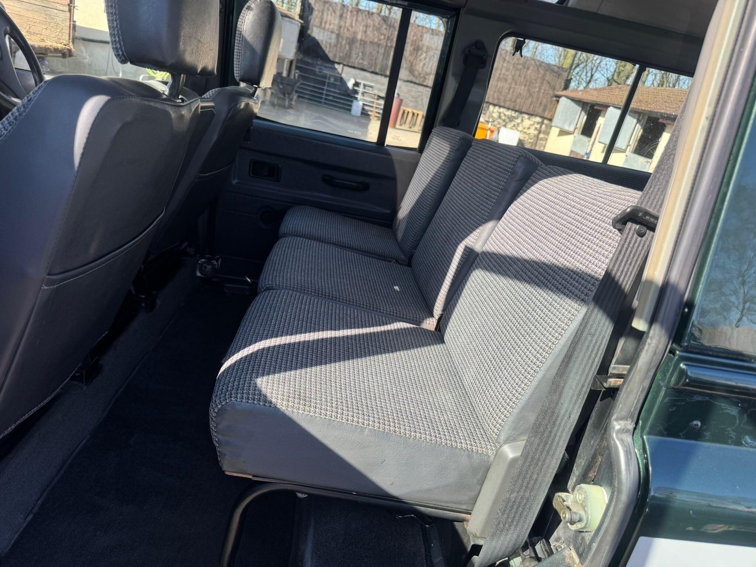 Used Land Rover Defender 110 1995 for sale - 77909600: Photo 22