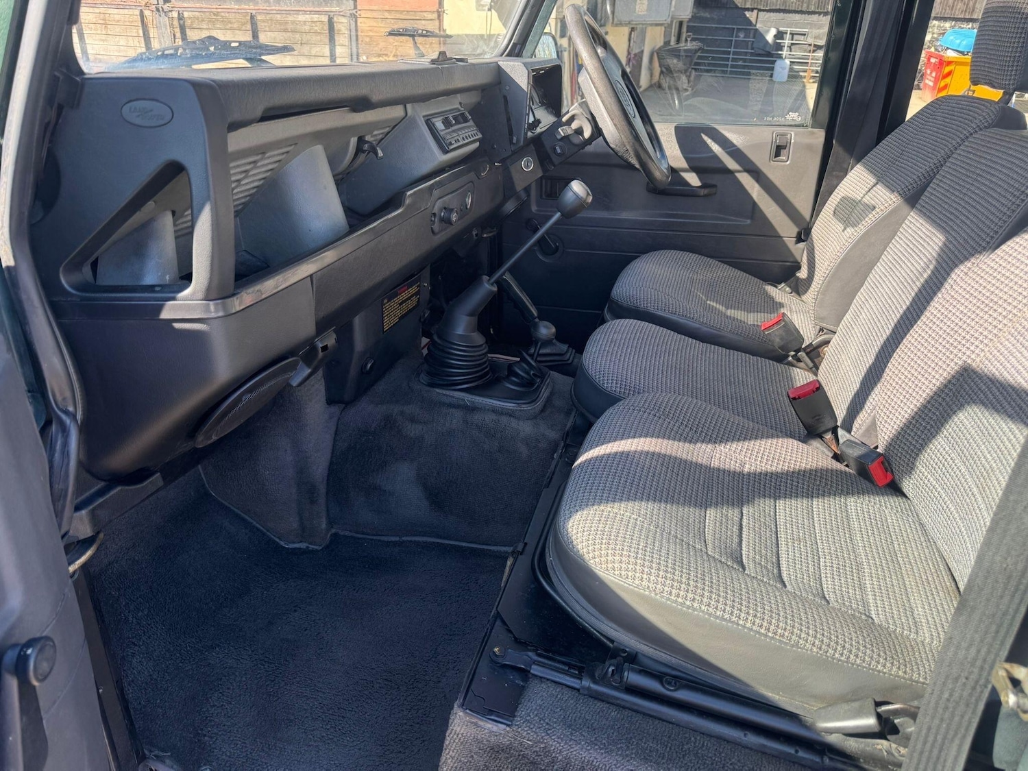 Used Land Rover Defender 110 1995 for sale - 77909600: Photo 24