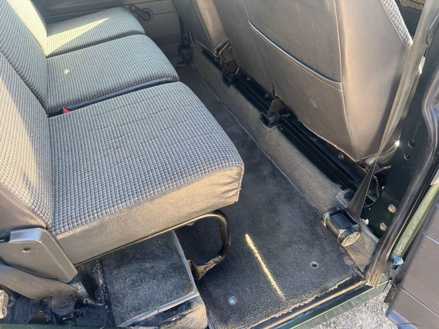 Used Land Rover Defender 110 1995 for sale - 77909600: Photo 43