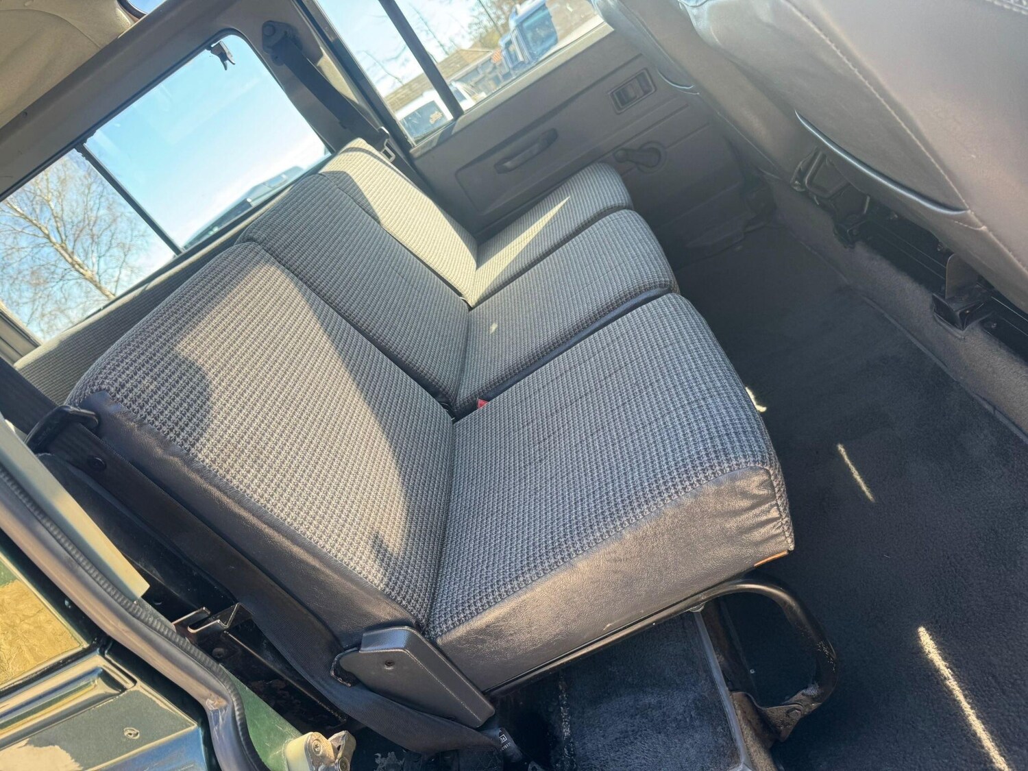 Used Land Rover Defender 110 1995 for sale - 77909600: Photo 85