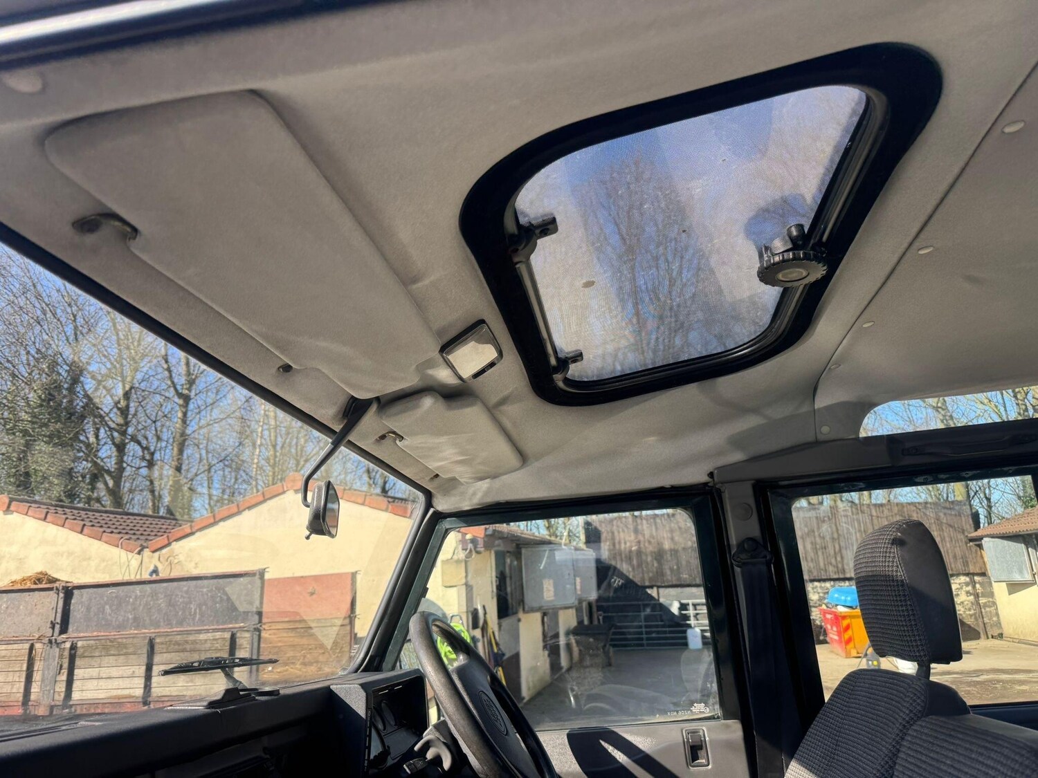 Used Land Rover Defender 110 1995 for sale - 77909600: Photo 87