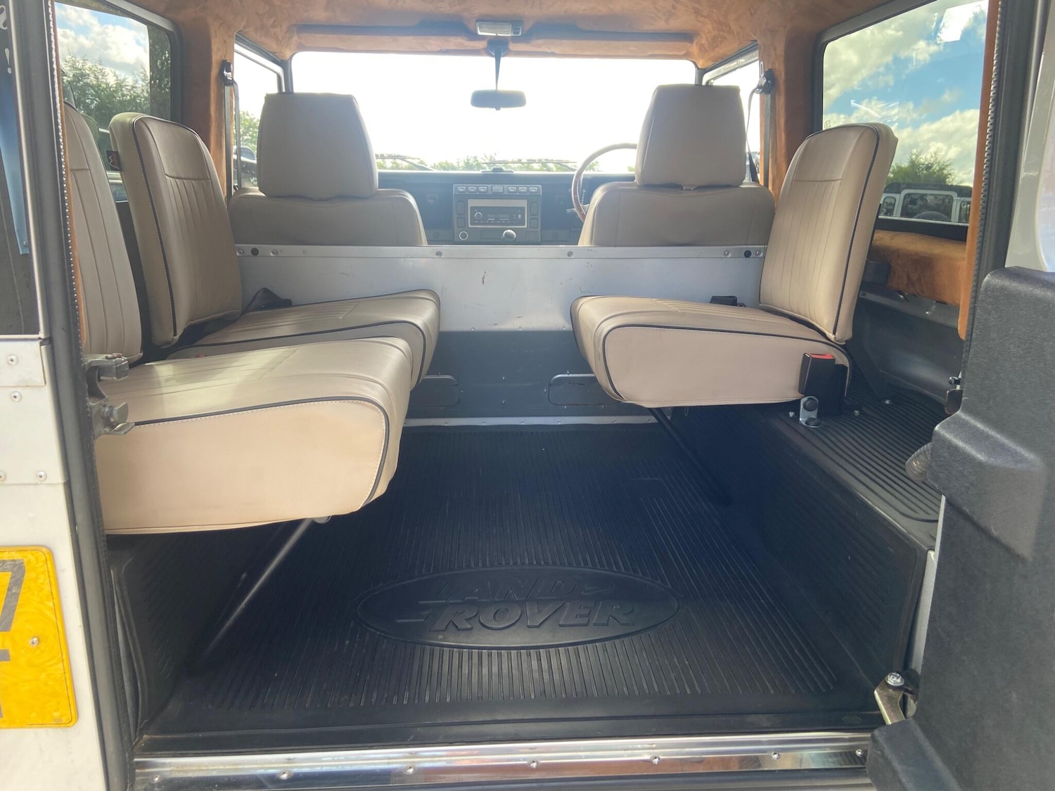 Used Land Rover Defender 90 2007 for sale - 76409263: Photo 12