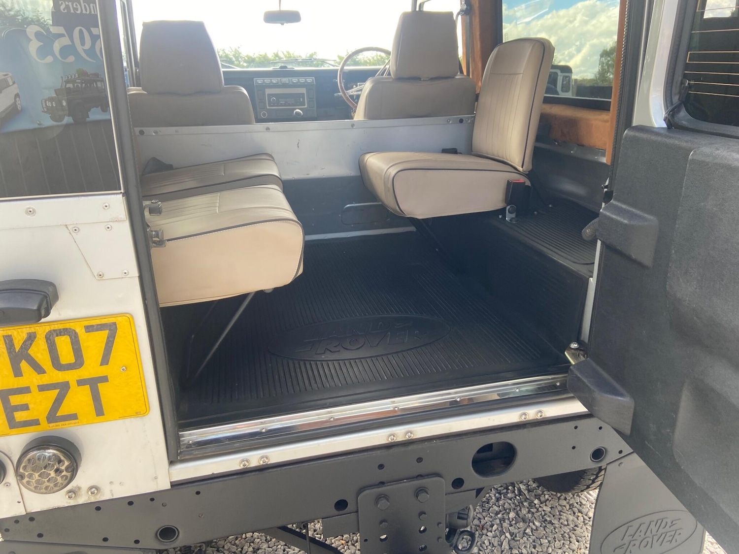 Used Land Rover Defender 90 2007 for sale - 76409263: Photo 14