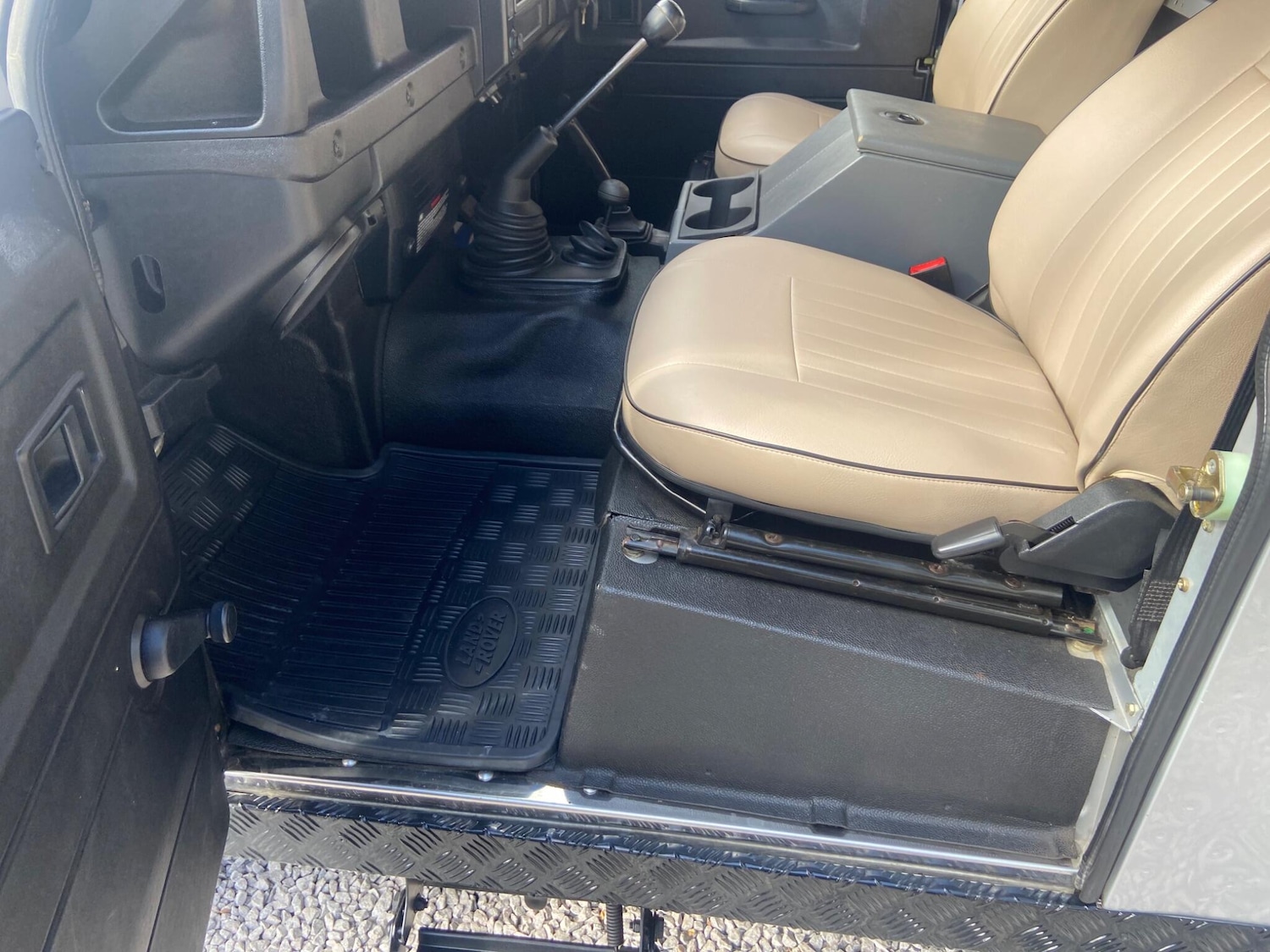 Used Land Rover Defender 90 2007 for sale - 76409263: Photo 51