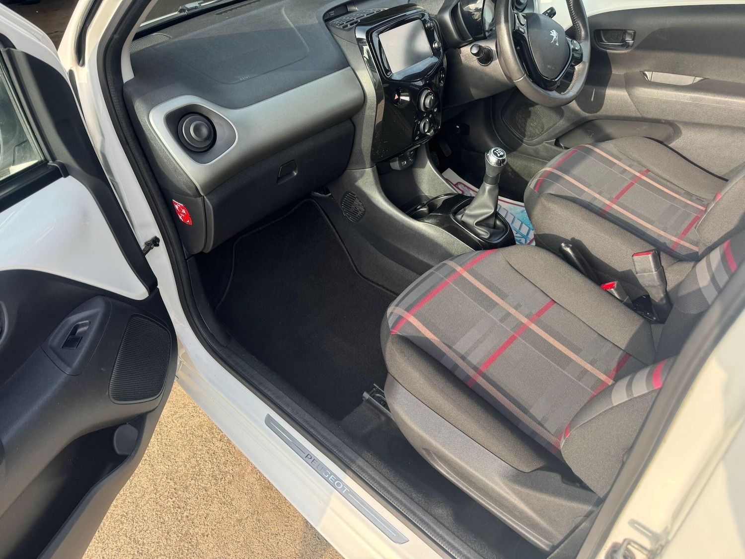 Used Peugeot 108 for sale - 77768445: Photo 34