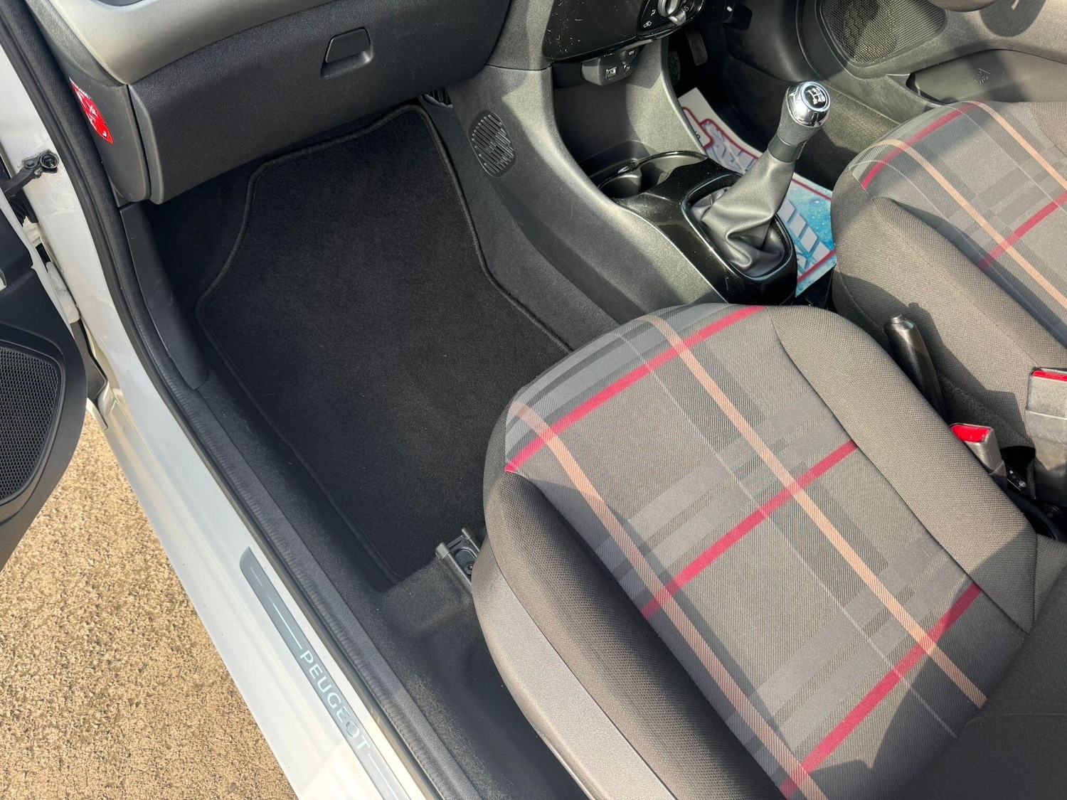 Used Peugeot 108 for sale - 77768445: Photo 75