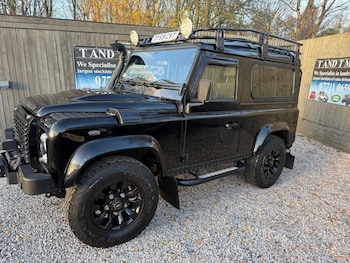Land Rover - Defender 90