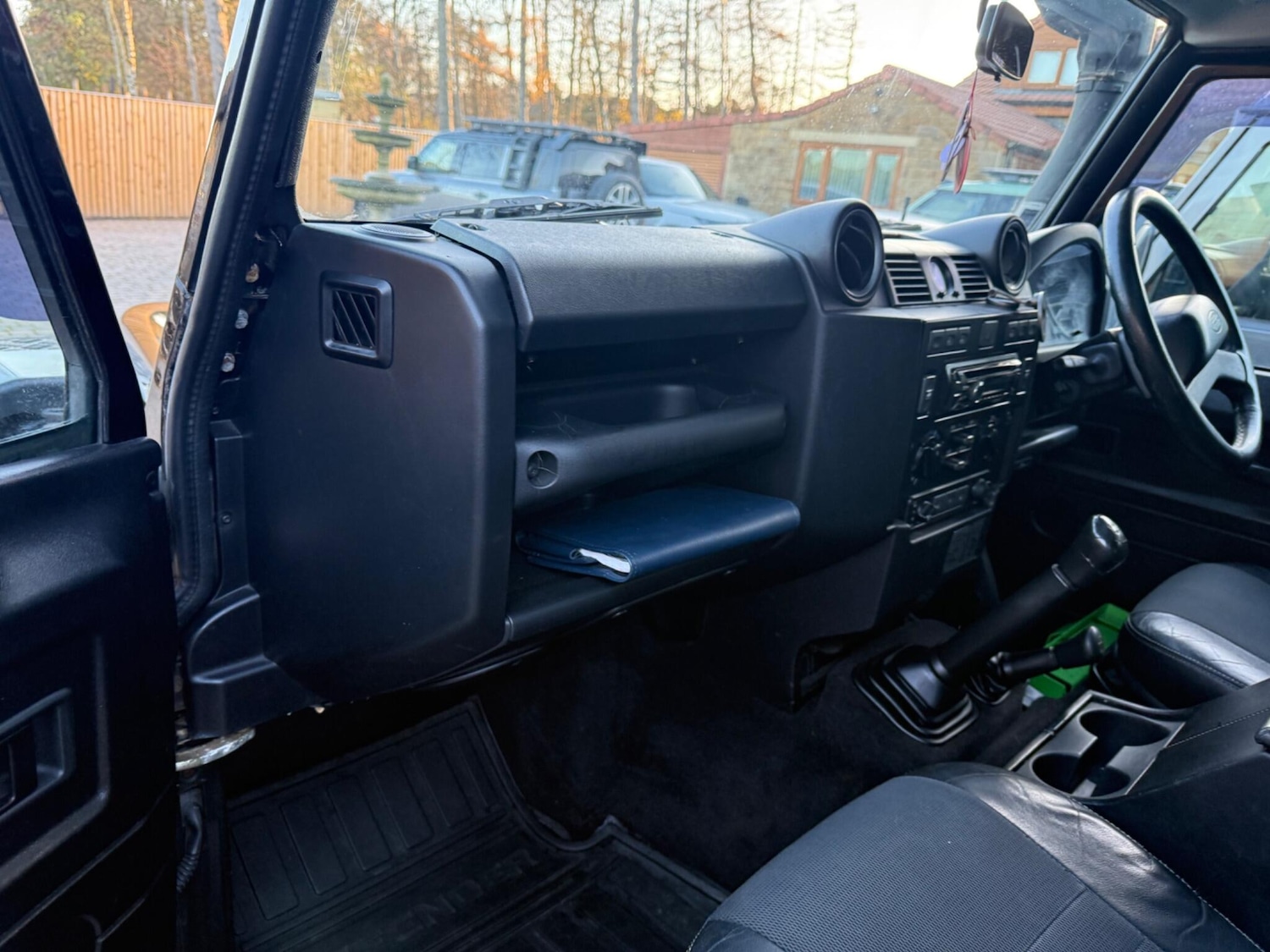 Used Land Rover Defender 90 2009 for sale - 76607095: Photo 82