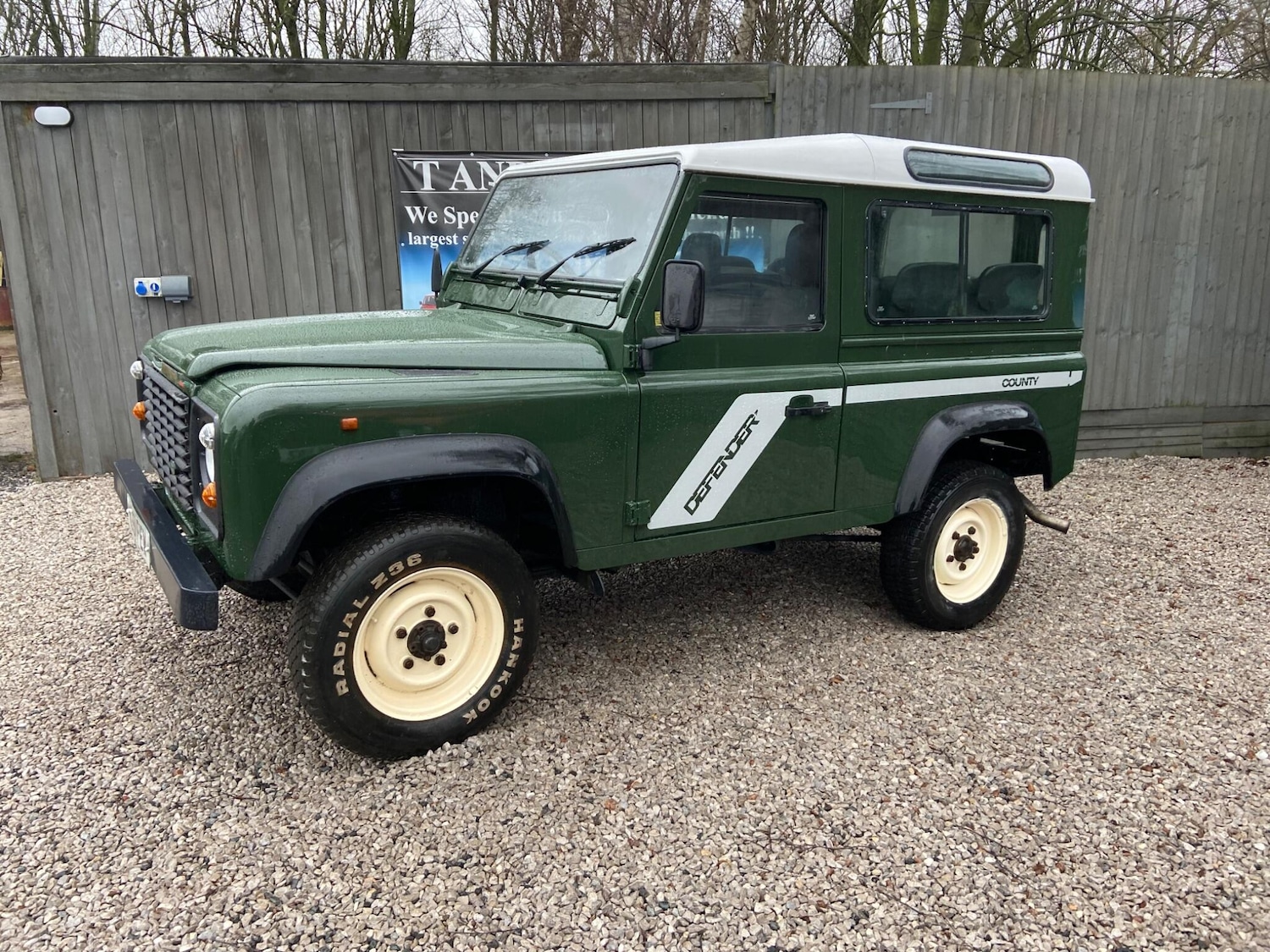 Used Land Rover Defender 1995 for sale - 77549324: Photo 1