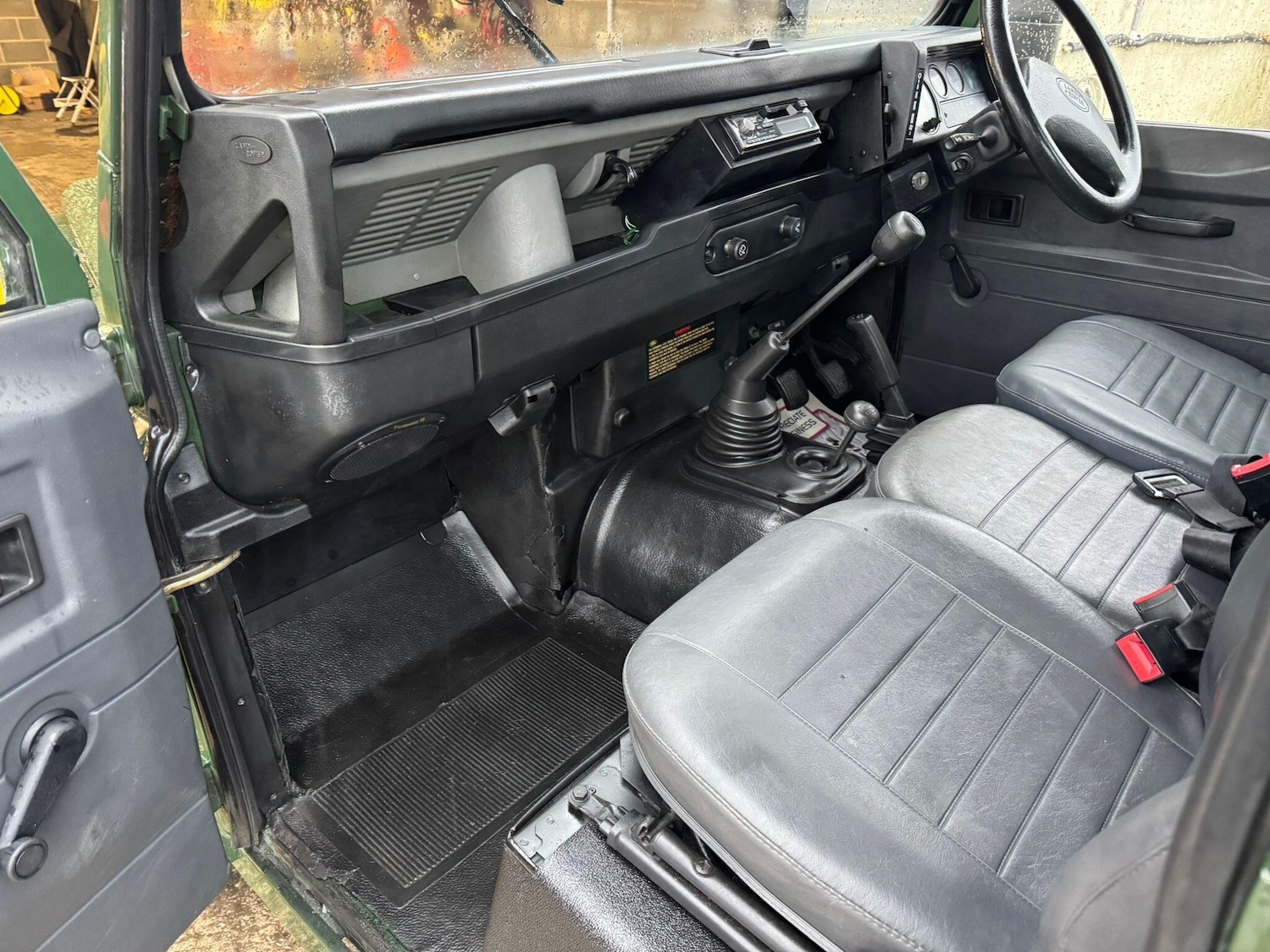 Used Land Rover Defender 1995 for sale - 77549324: Photo 43