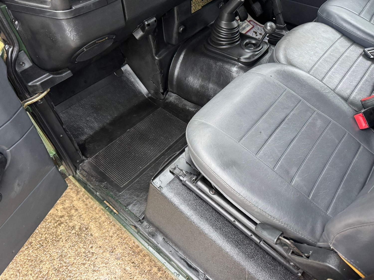 Used Land Rover Defender 1995 for sale - 77549324: Photo 62