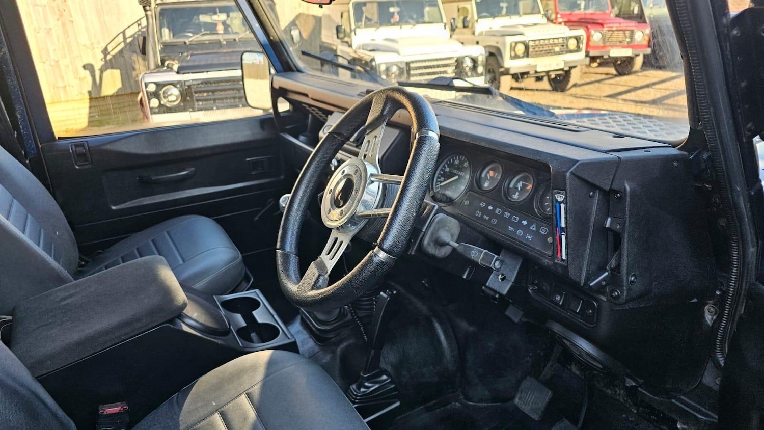 Used Land Rover Defender 1998 for sale - 77753817: Photo 11