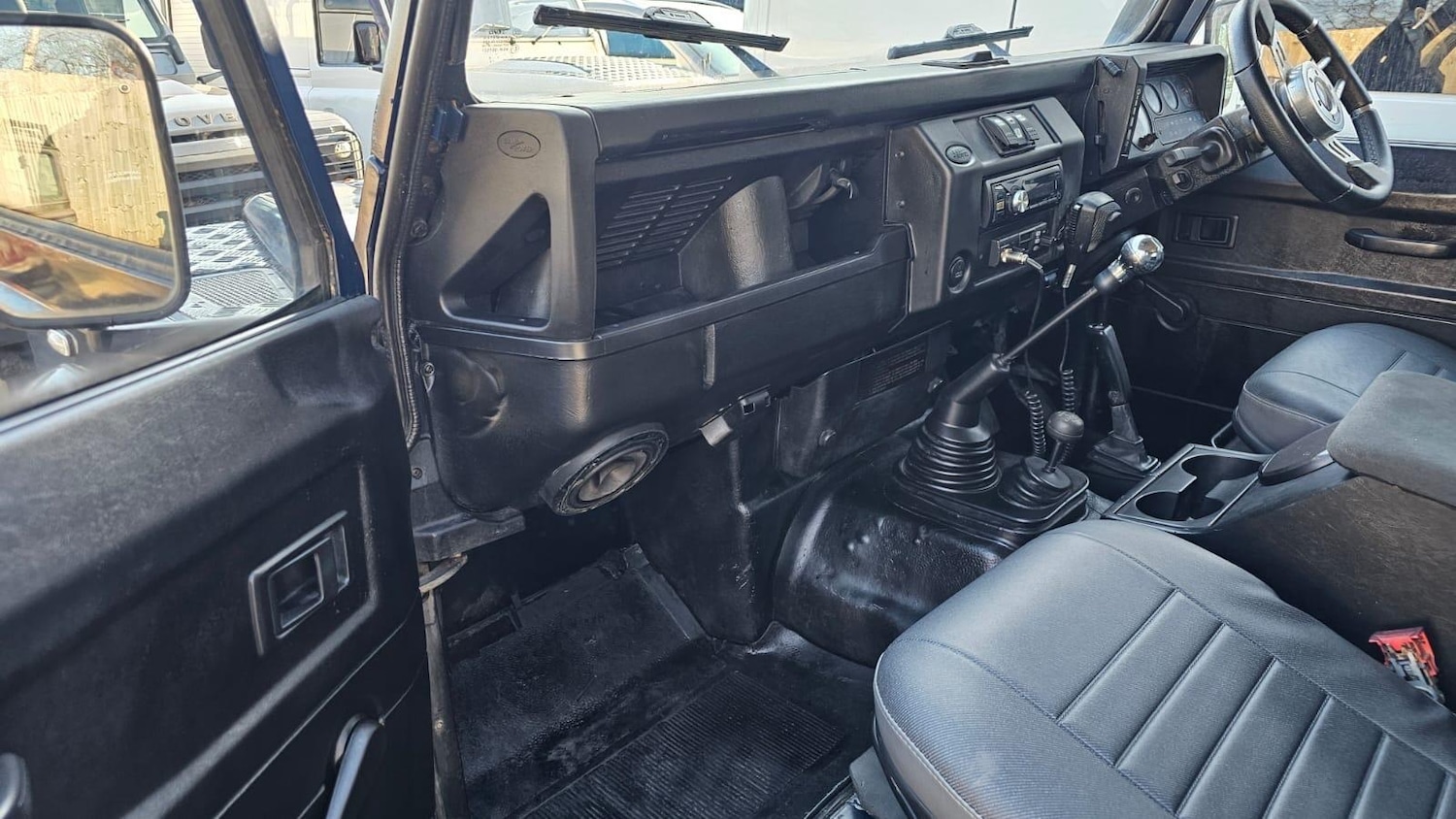 Used Land Rover Defender 1998 for sale - 77753817: Photo 17