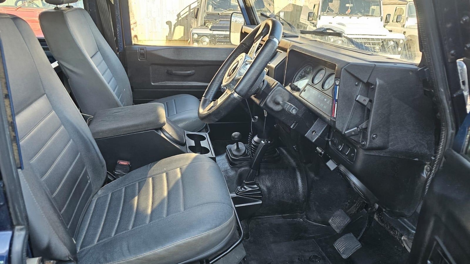 Used Land Rover Defender 1998 for sale - 77753817: Photo 41