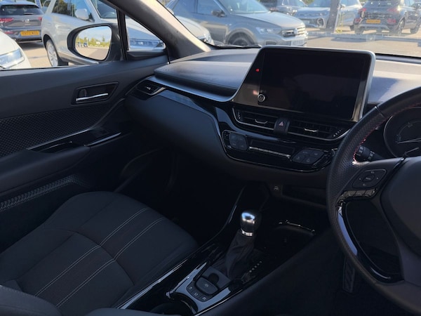 Used Toyota C-HR 2023 for sale - 76065120: Photo 15